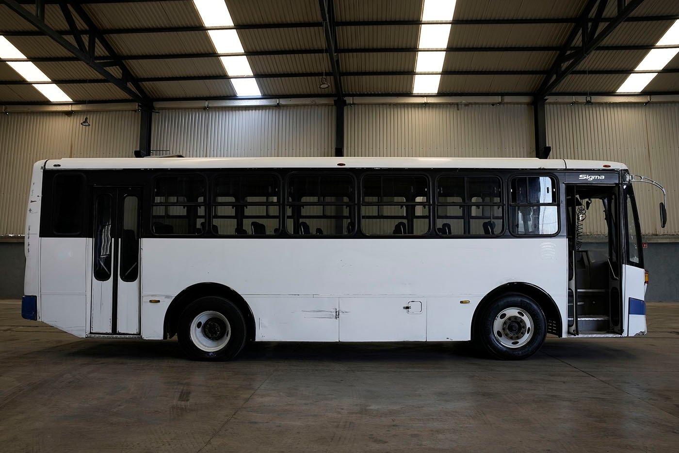 international,4700 FC,2017