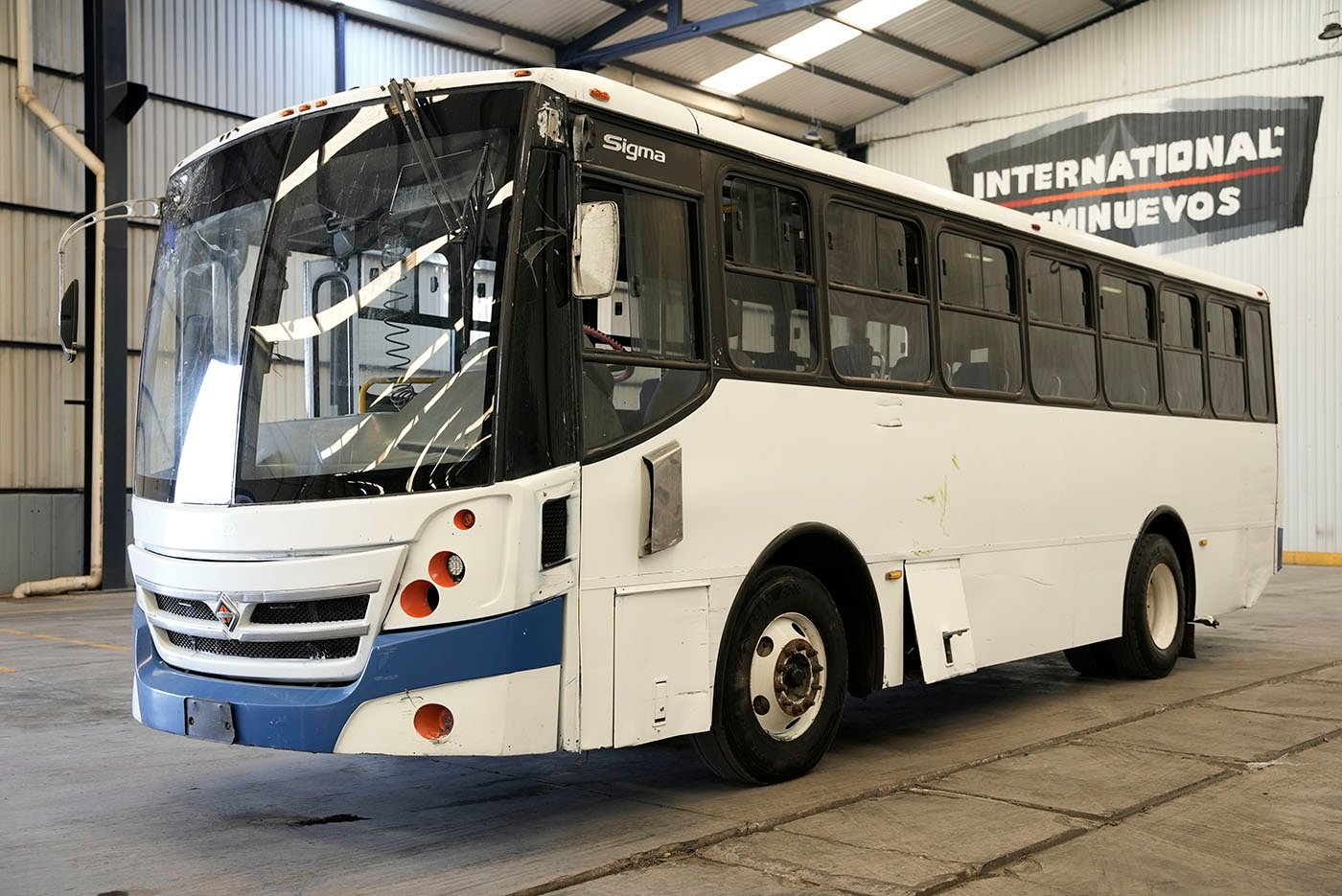 international,4700 FC,2017