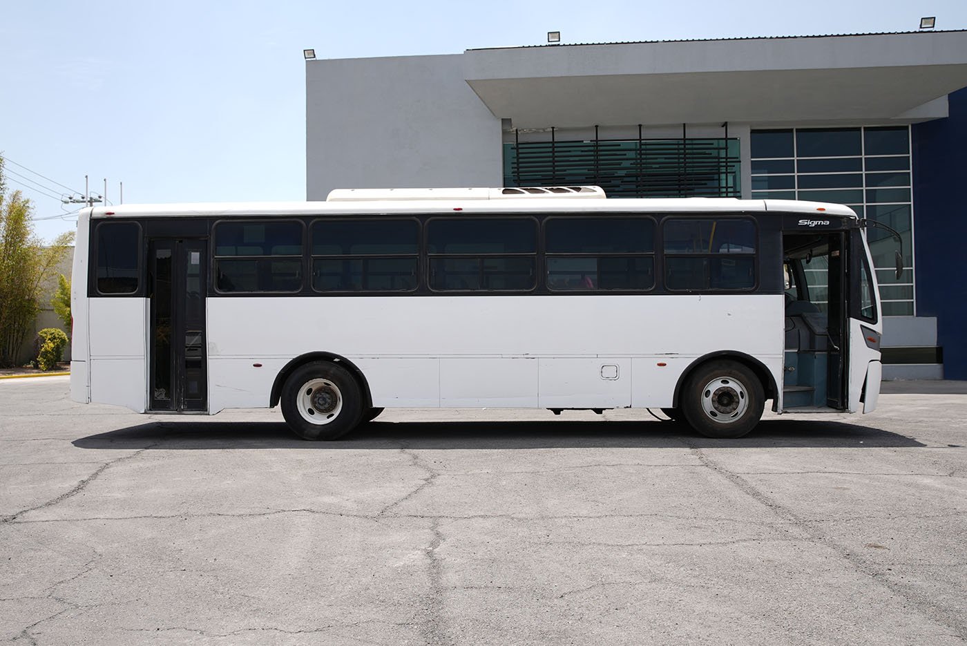 international,4700 FE,2020