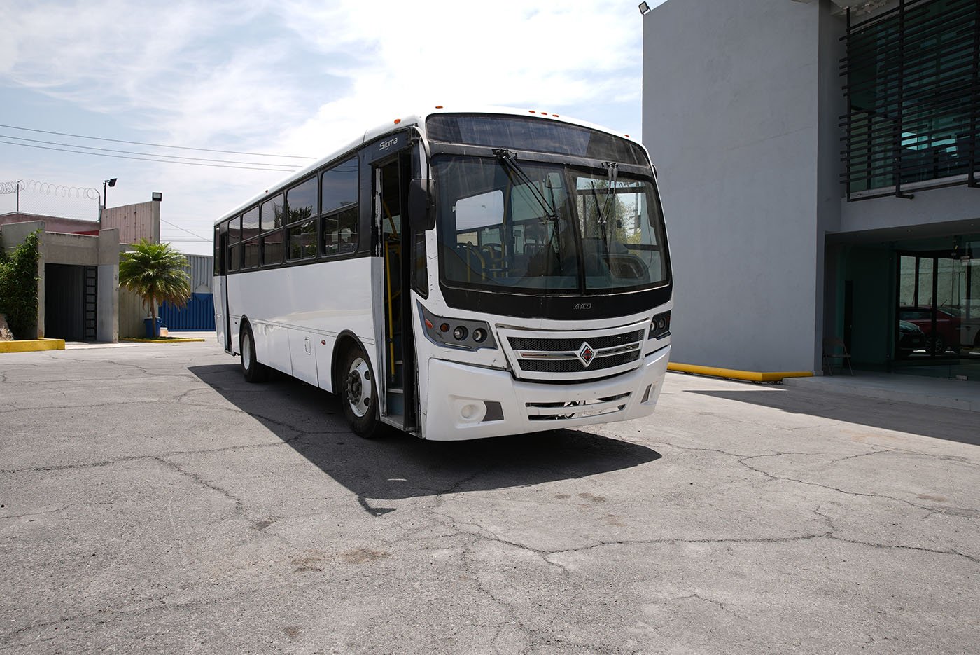 international,4700 FE,2020