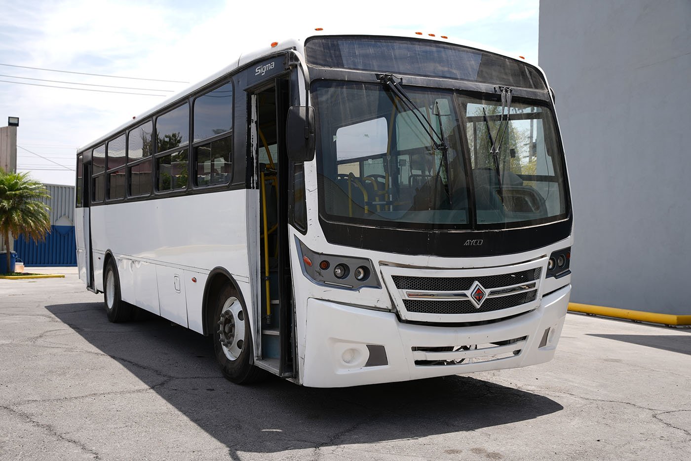 international,4700 FE,2020