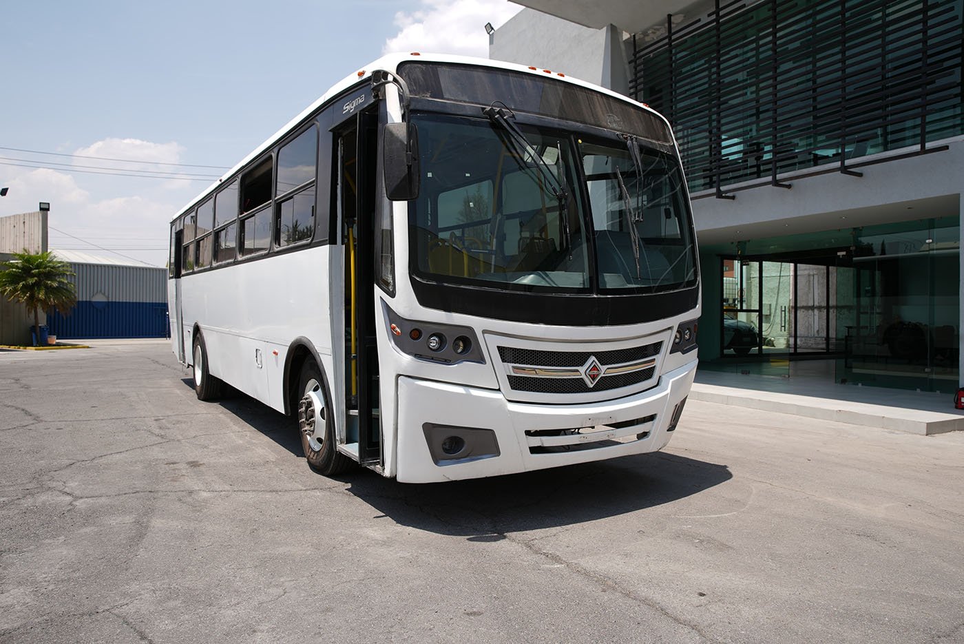 international,4700 FE,2020