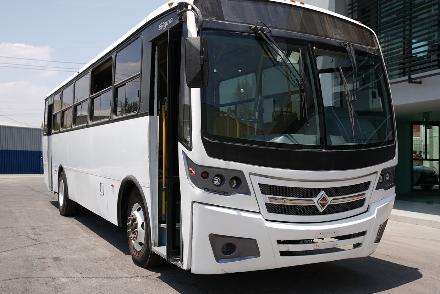 international,4700 FE,2020