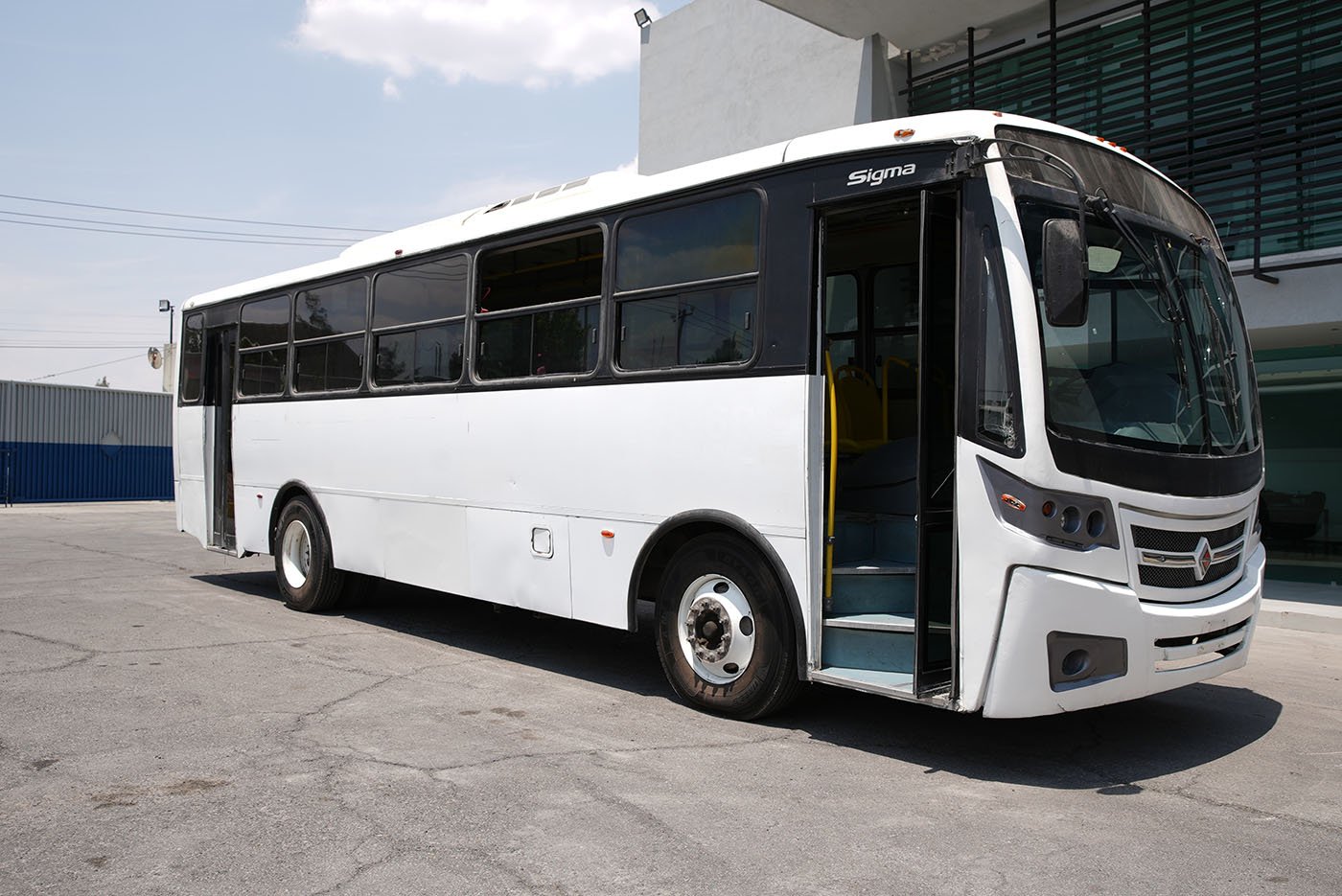 international,4700 FE,2020