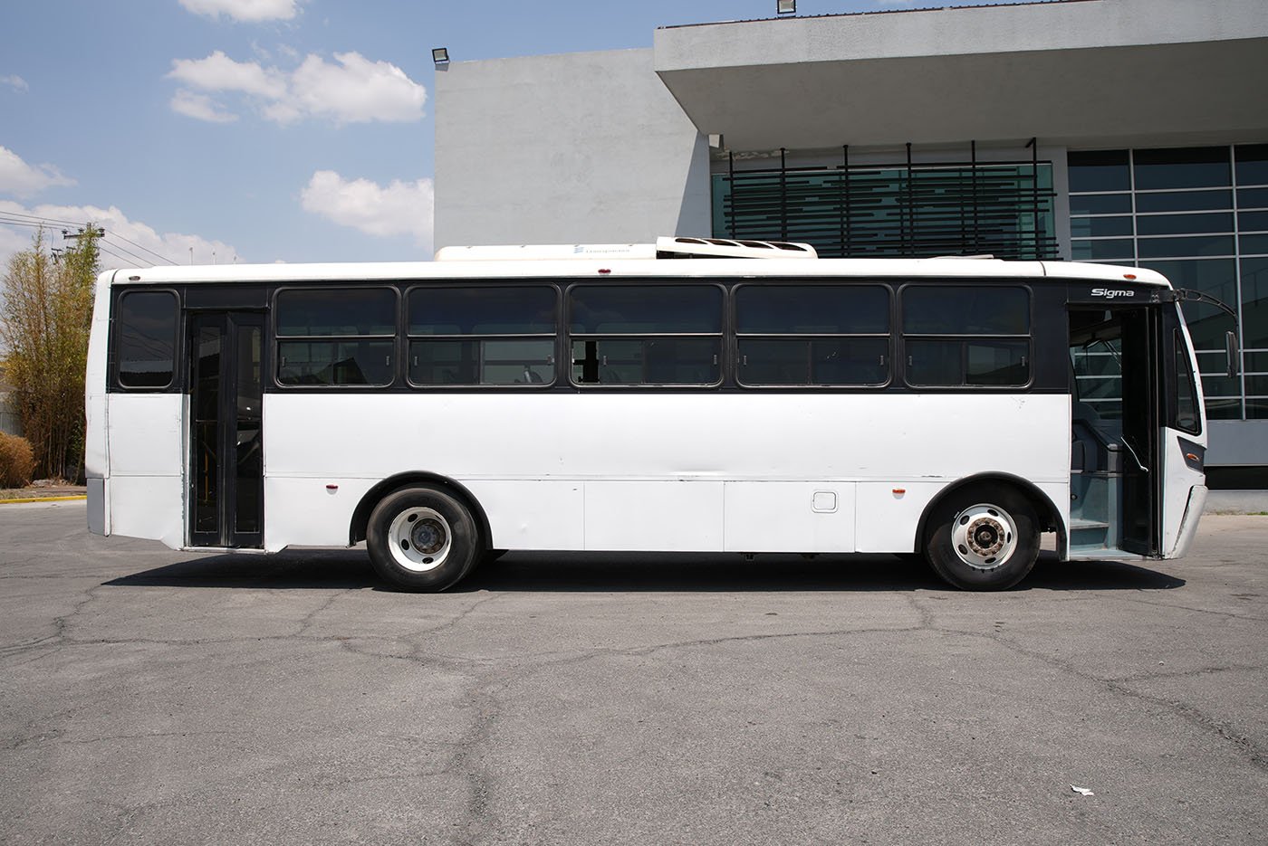 international,4700 FE,2020