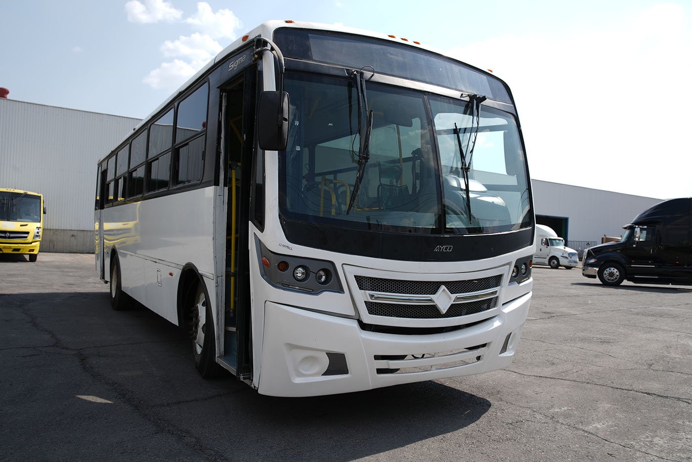 international,4700 FE,2020