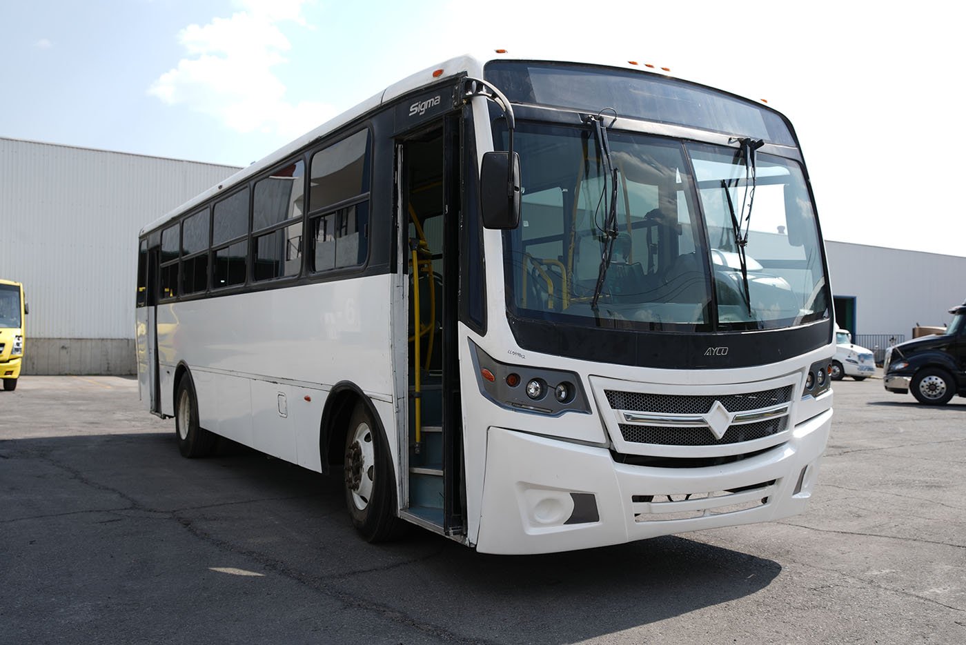 international,4700 FE,2020