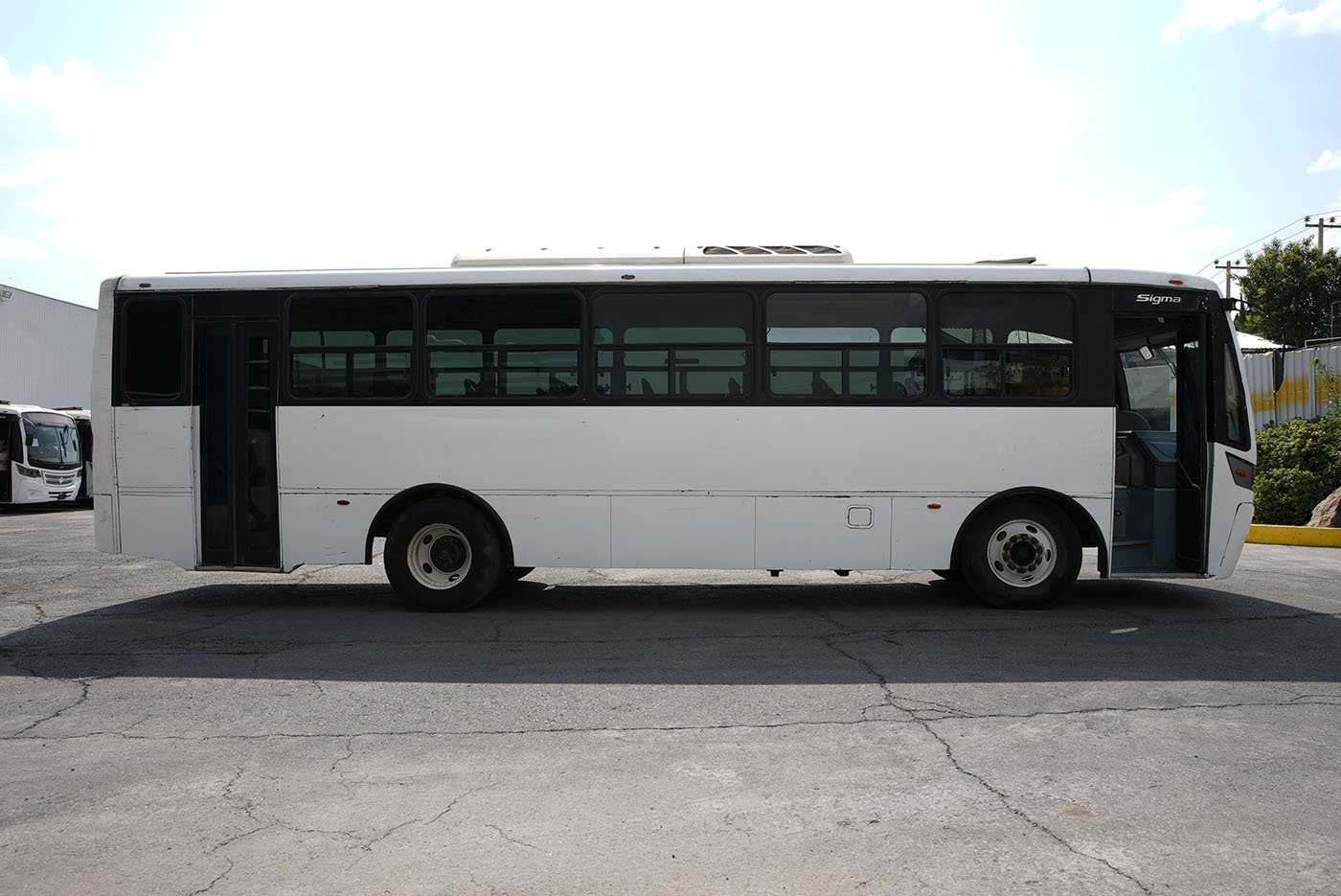 international,4700 FE,2020