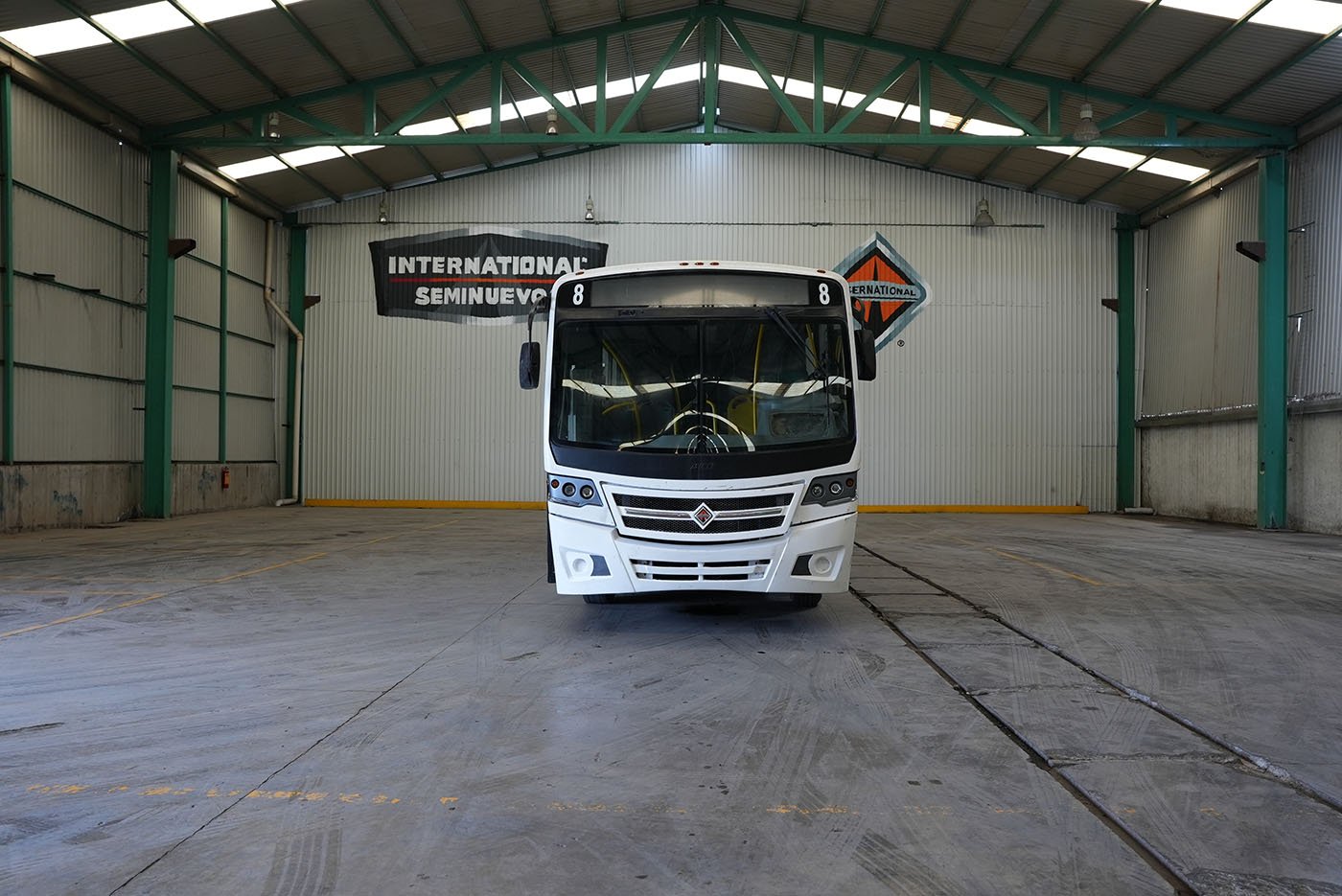 international,4700 FE CON CLIMA CARRIER MOD.AC353 G4.II,2020