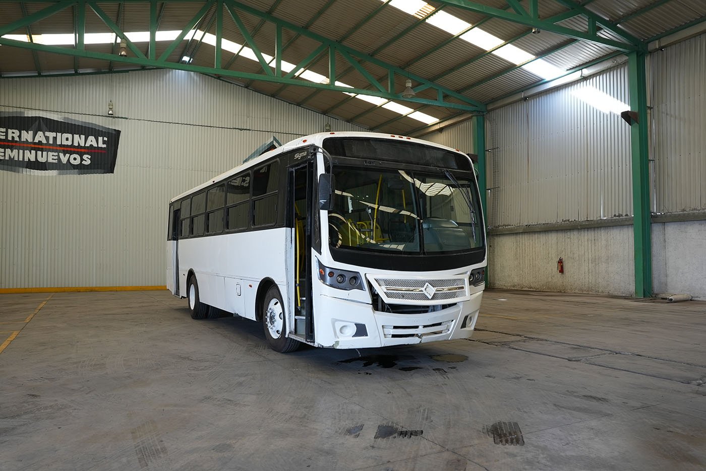 international,4700 FE CON CLIMA CARRIER MOD.AC353 G4.II,2020