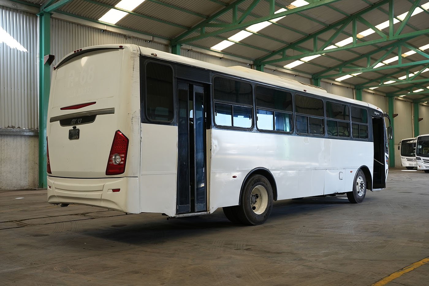 international,4700 FE CON CLIMA CARRIER MOD.AC353 G4.II,2020