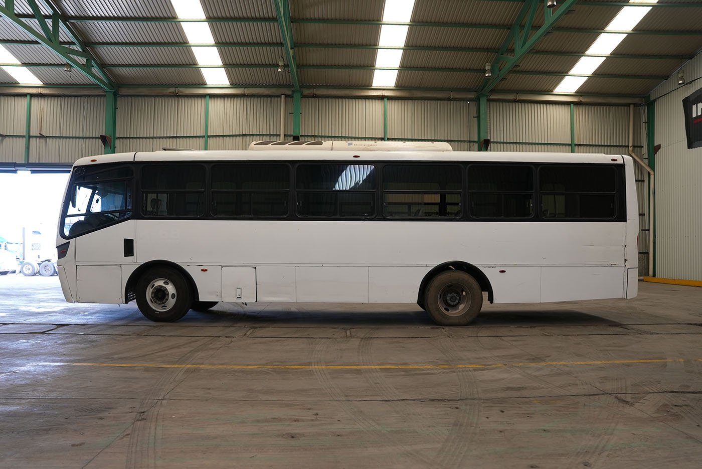 international,4700 FE CON CLIMA CARRIER MOD.AC353 G4.II,2020