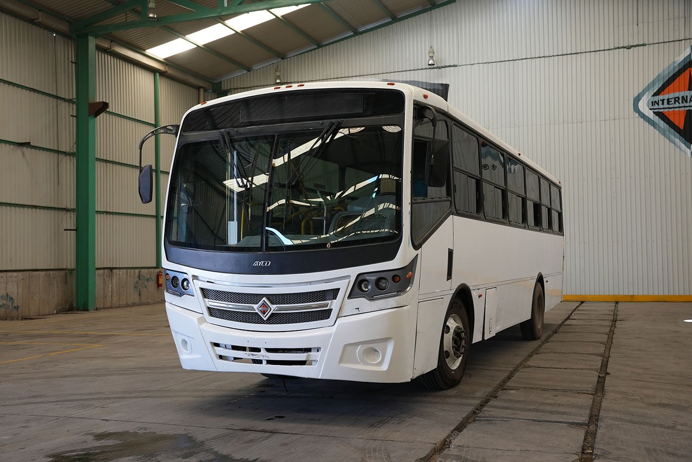 international,4700 FE CON CLIMA CARRIER MOD.AC353 G4.II,2020