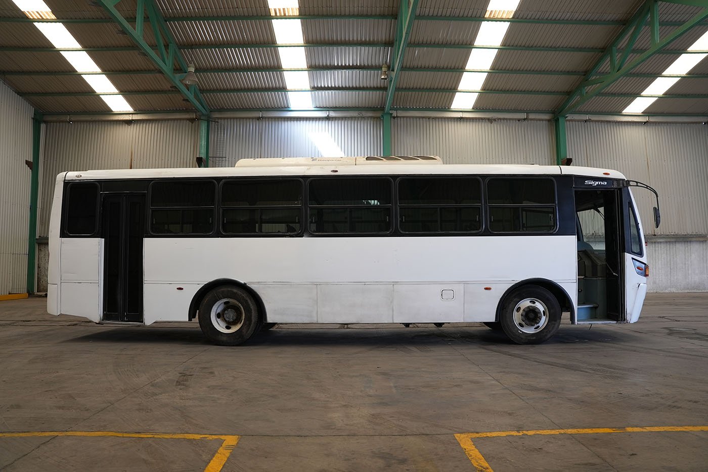 international,4700 FE CON CLIMA CARRIER MOD.AC353 G4.II,2020