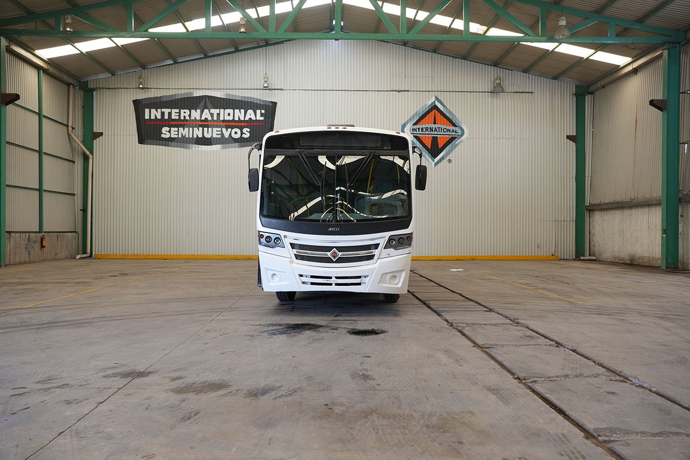 international,4700 FE CON CLIMA CARRIER MOD.AC353 G4.II,2020