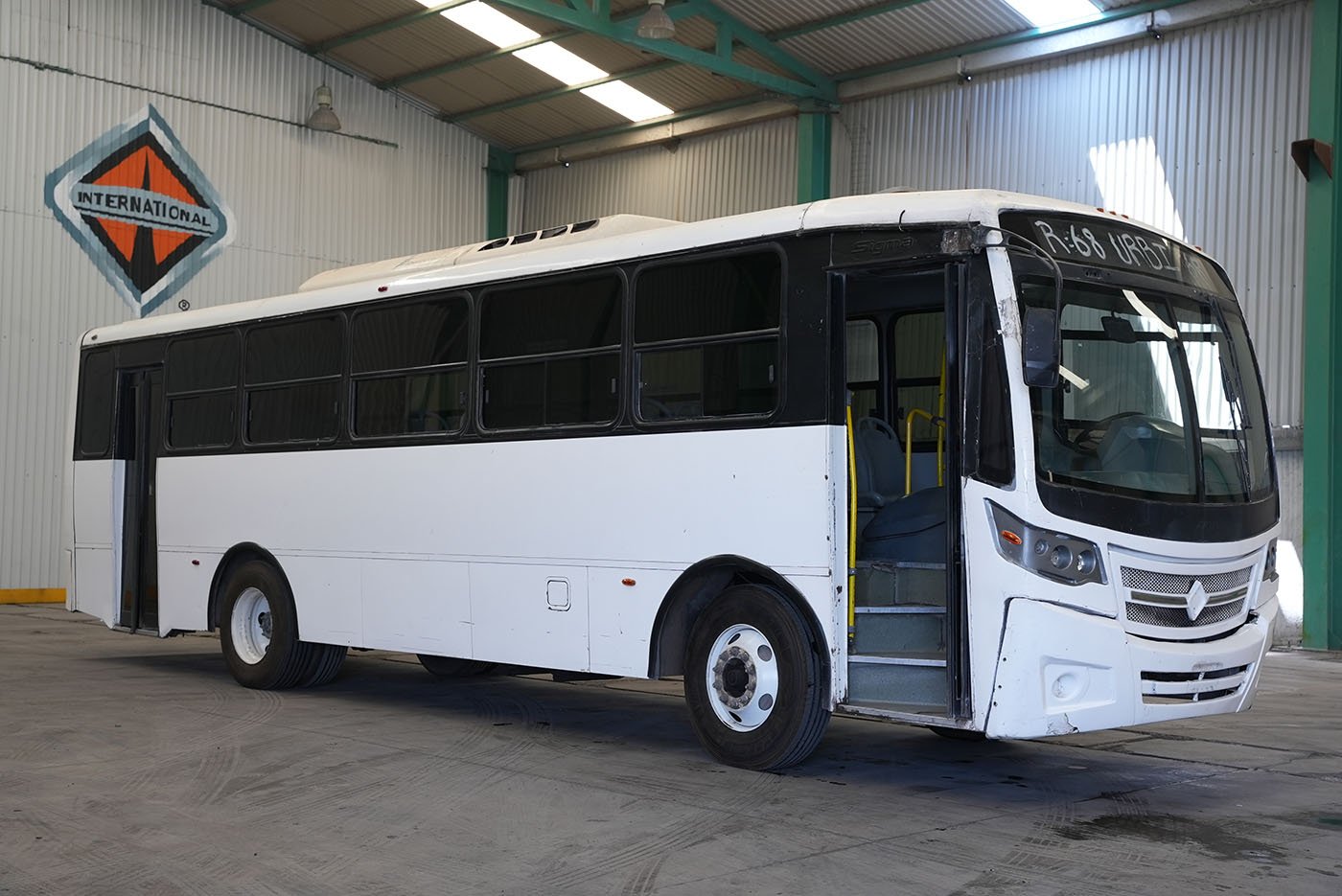 international,4700 FE CON CLIMA CARRIER MOD.AC353 G4.II,2020