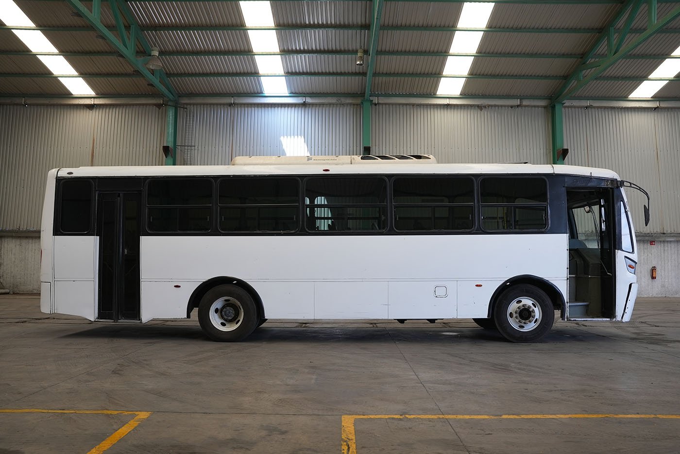 international,4700 FE CON CLIMA CARRIER MOD.AC353 G4.II,2020