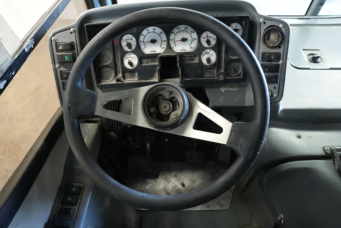 international,4700 FE CON CLIMA CARRIER MOD.AC353 G4.II,2020