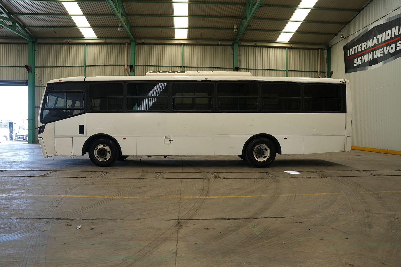 international,4700 FE CON CLIMA CARRIER MOD.AC353 G4.II,2020