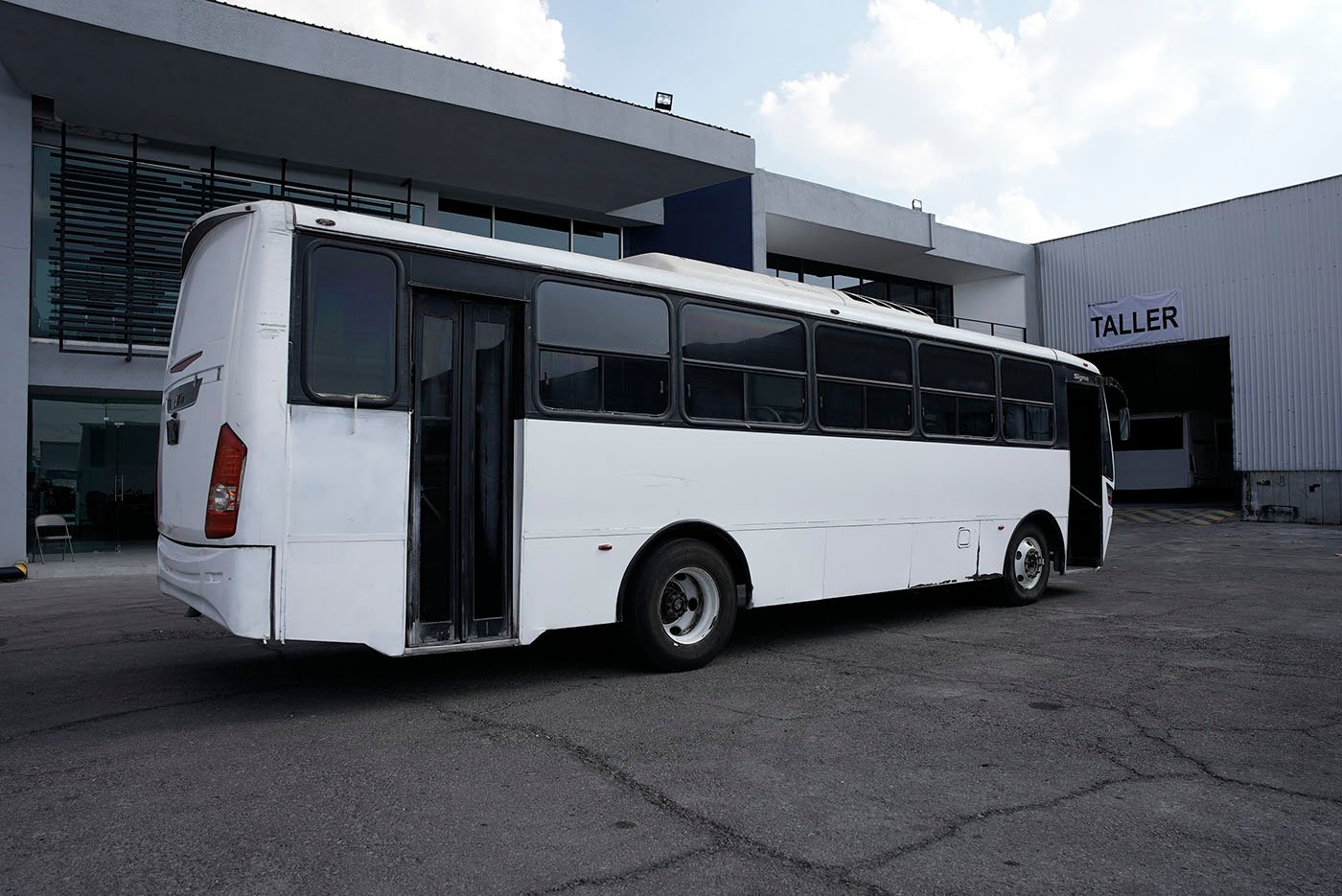 international,4700 FE CON CLIMA CARRIER MOD.AC353 G4.II,2019