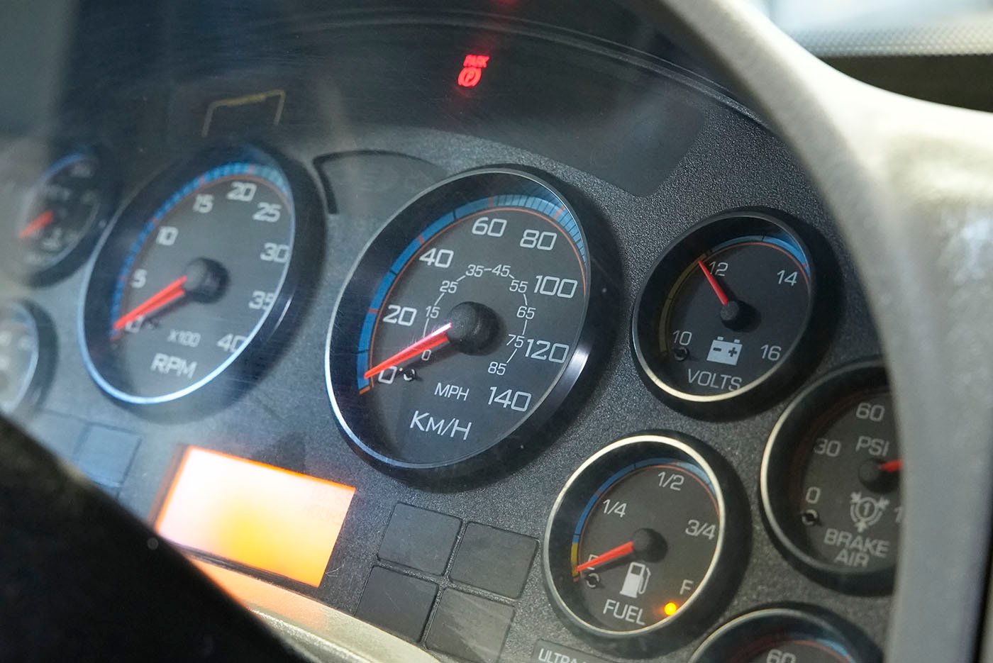 international,4300 225 DURASTAR 6VEL  CON CAJA CARGA SECA  CUADRADA,2019