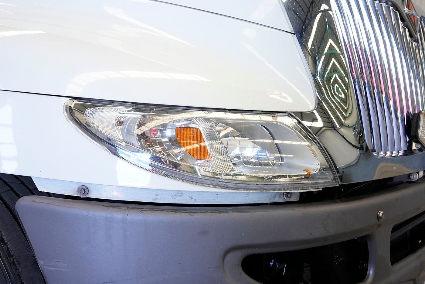 international,4300 225 DURASTAR 6VEL  CON CAJA CARGA SECA  CUADRADA,2019