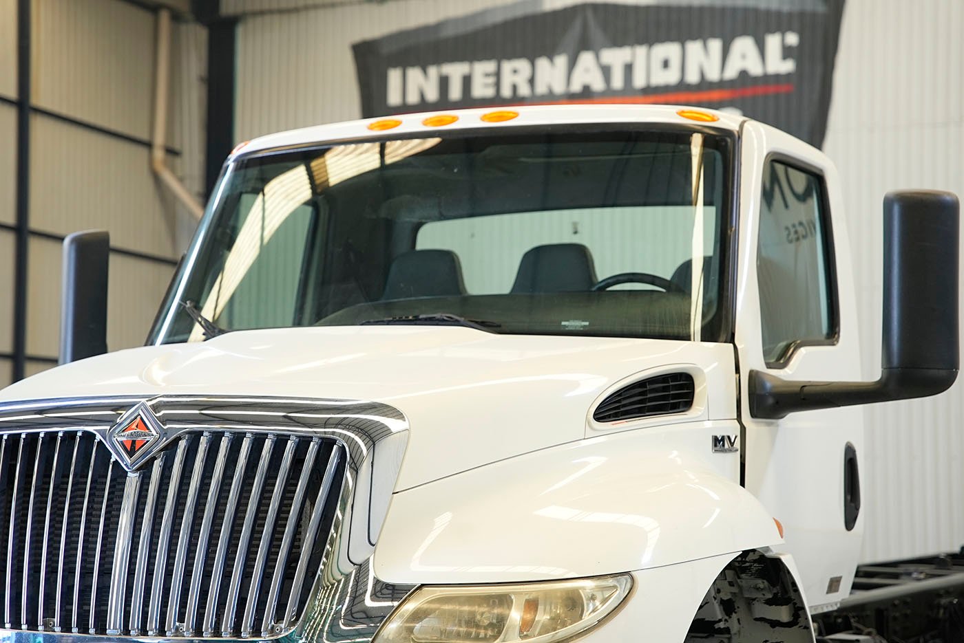 international,MV 250HP ISB 10VEL 52K,2023