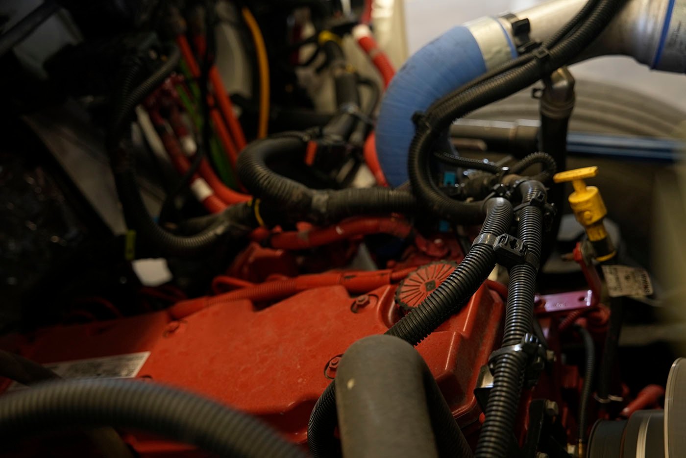 international,MV 250HP ISB 10VEL 52K,2023