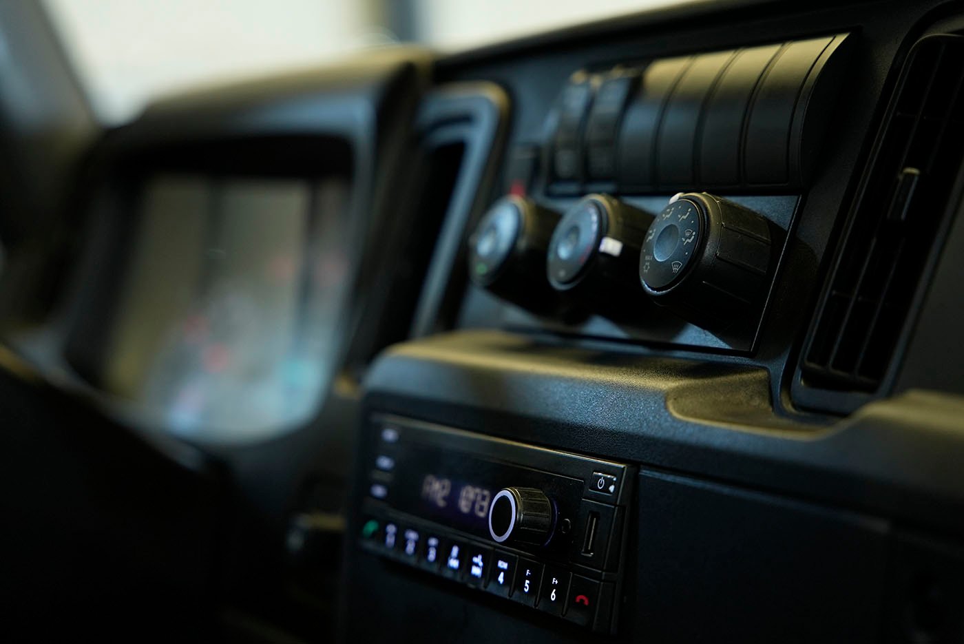 international,MV 250HP ISB 10VEL 52K,2023