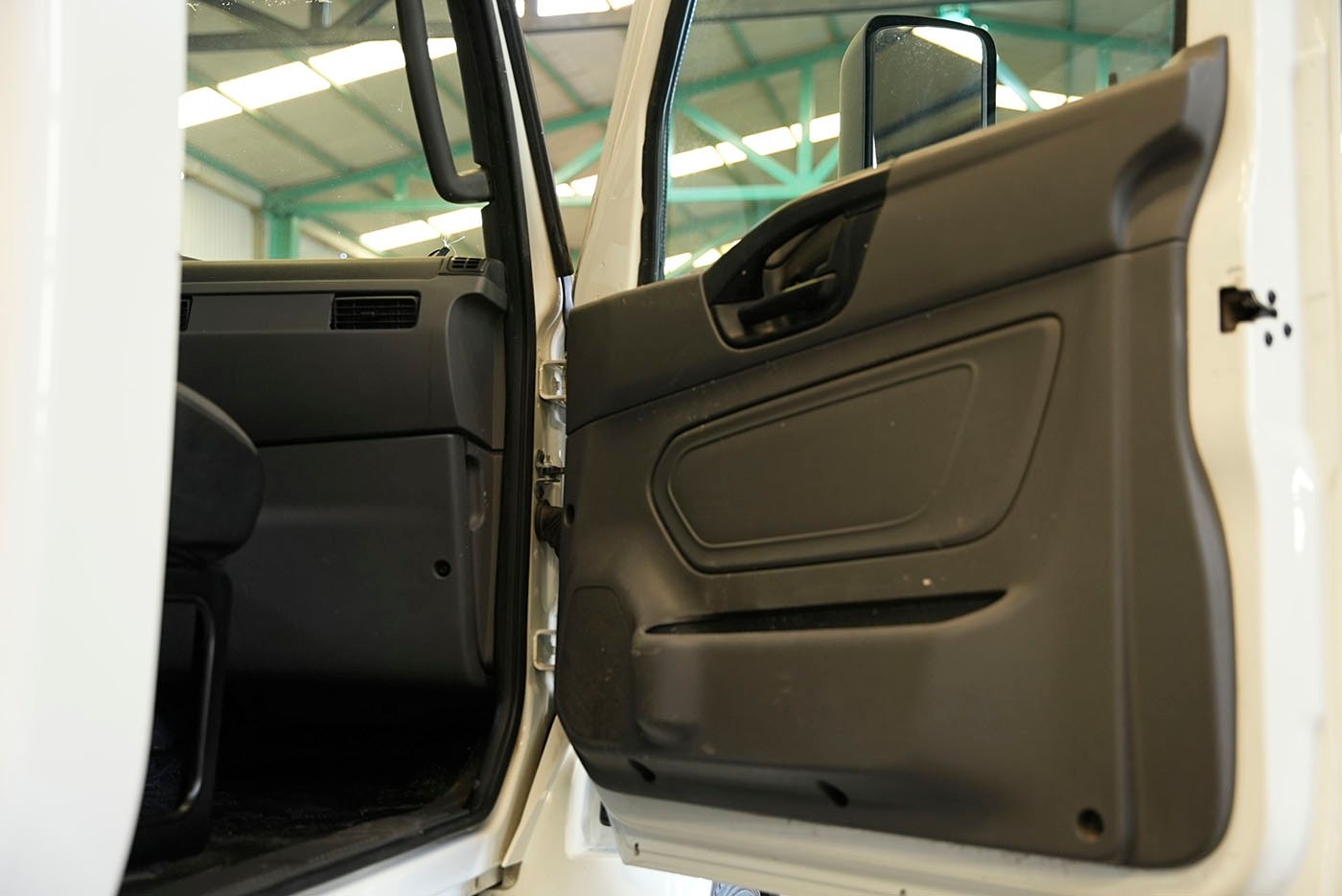 international,MV 250HP ISB 10VEL 52K,2023