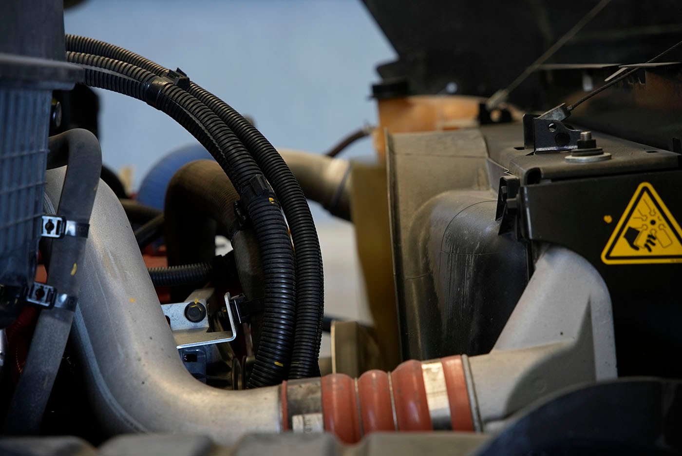 international,MV 250HP ISB 10VEL 52K,2023