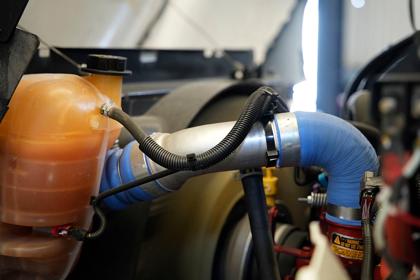 international,MV 250HP ISB 10VEL 52K,2023