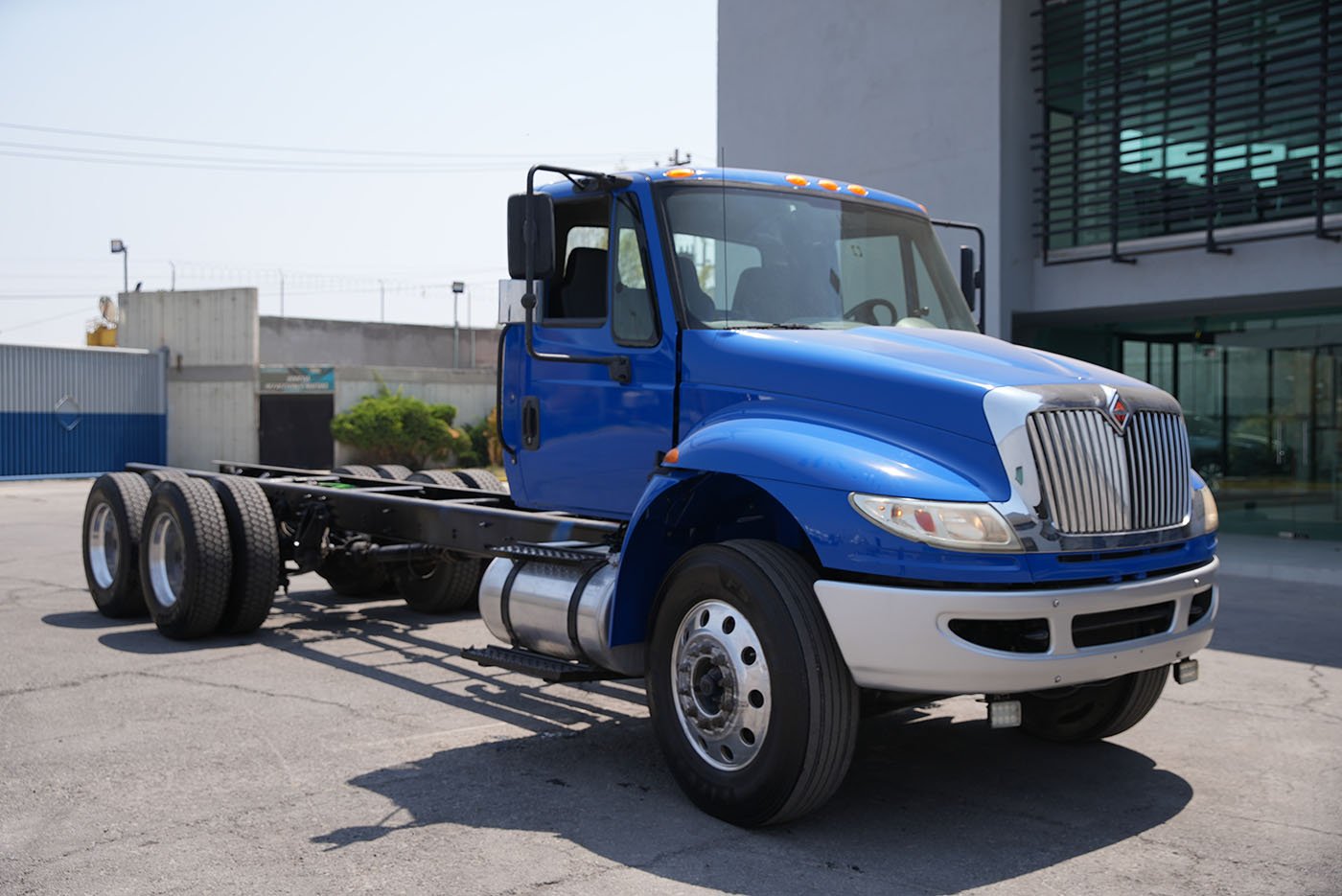 international,4400 260HP DT466 10VEL 236 NEU,2017