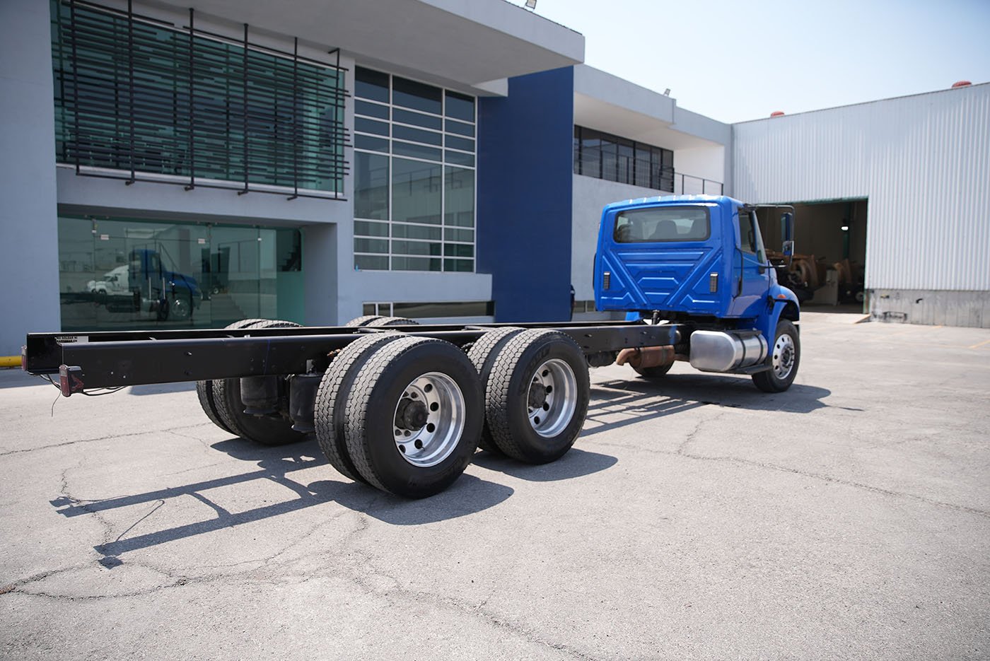 international,4400 260HP DT466 10VEL 236 NEU,2017