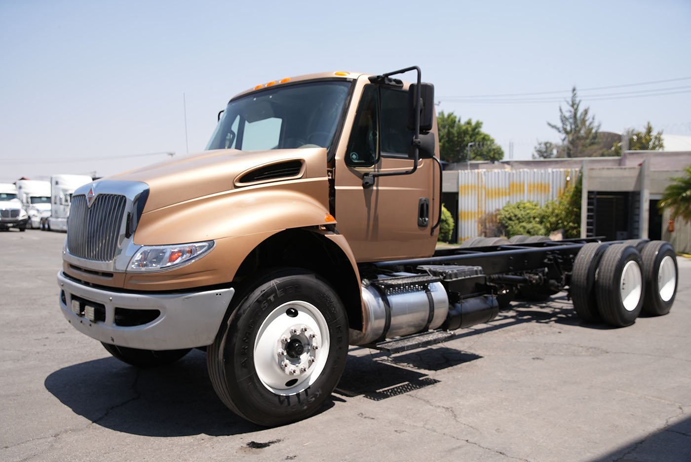 international,4400 260HP DT466 10VEL 236 NEU,2017