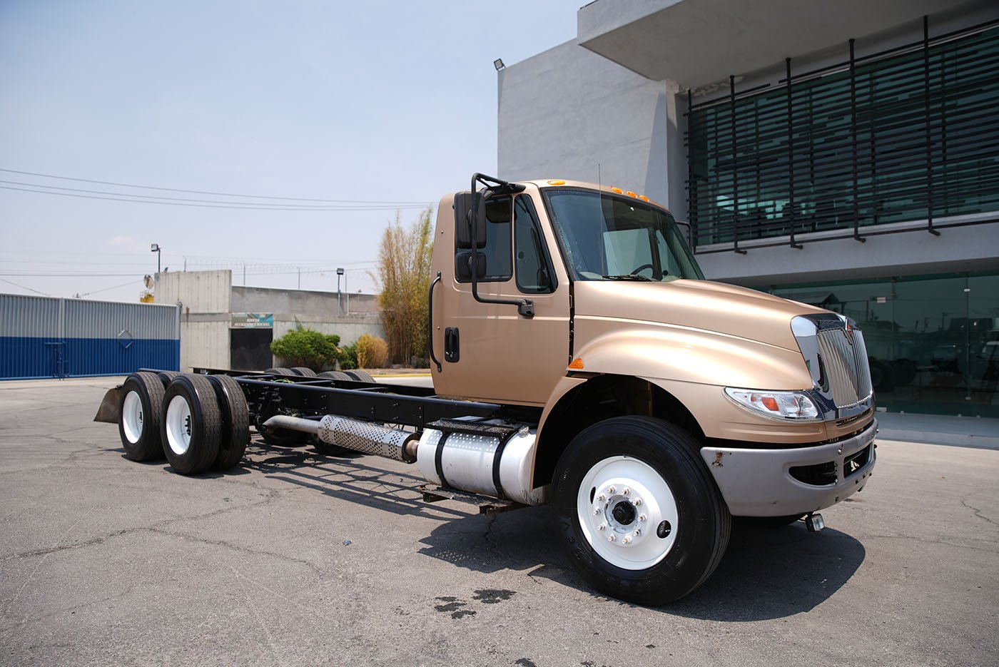 international,4400 260HP DT466 10VEL 236 NEU,2017