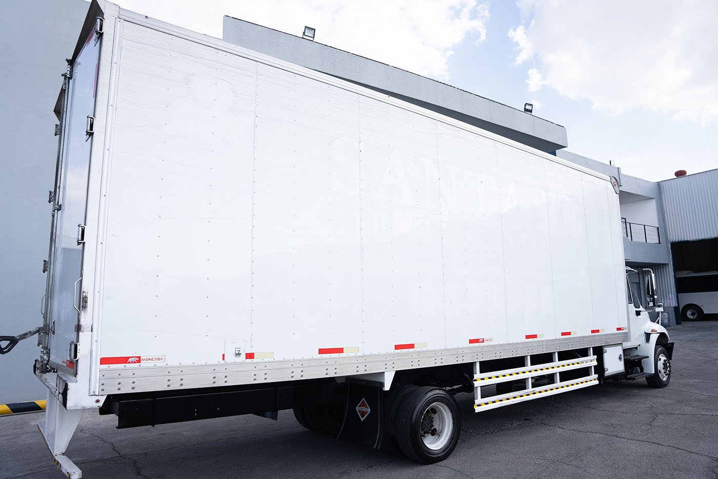 international,DURASTAR 4300 210 25.5K LOW PROFILE INCLUYE CAJA SECA CERRAD,2019