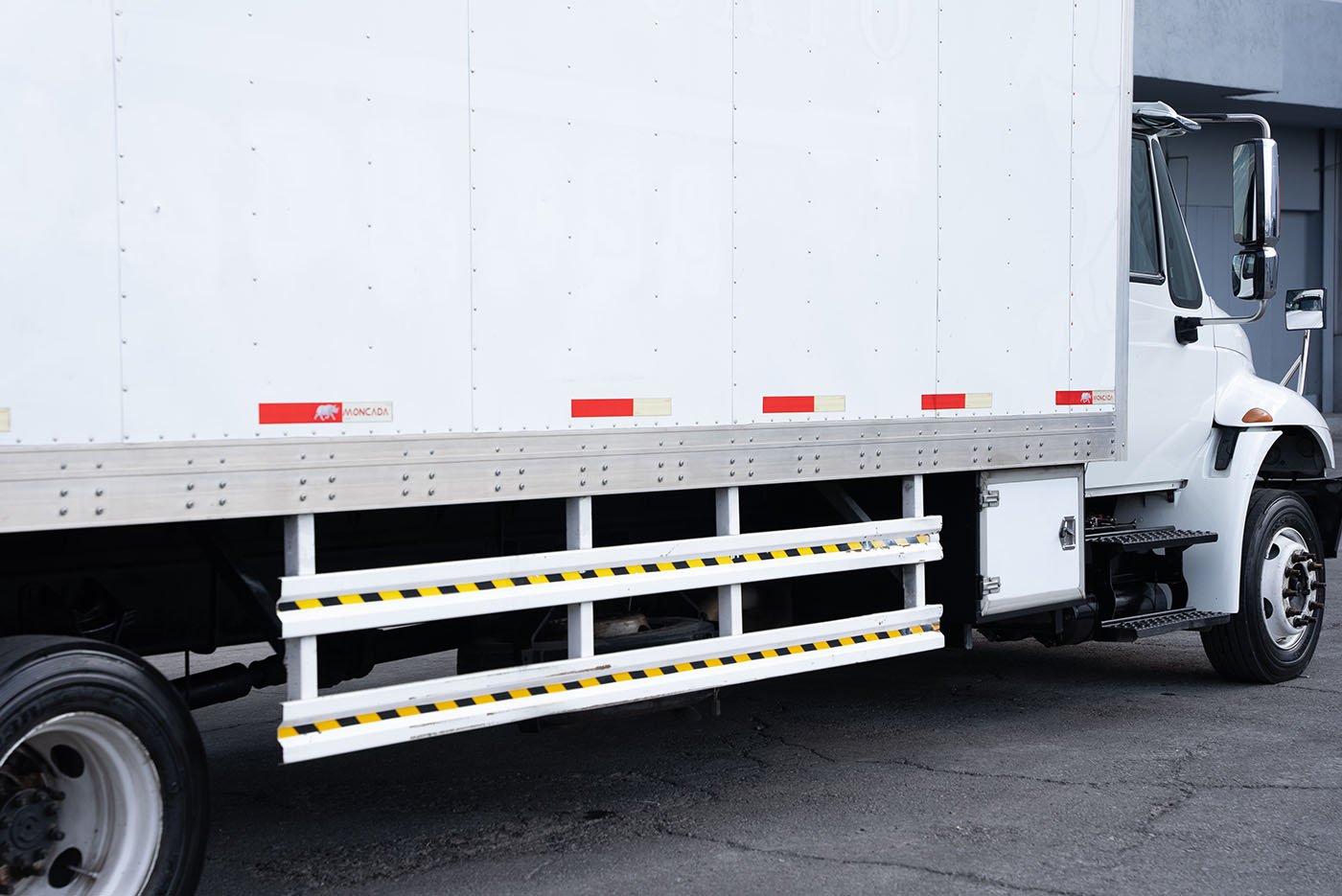 international,DURASTAR 4300 210 25.5K LOW PROFILE INCLUYE CAJA SECA CERRAD,2019