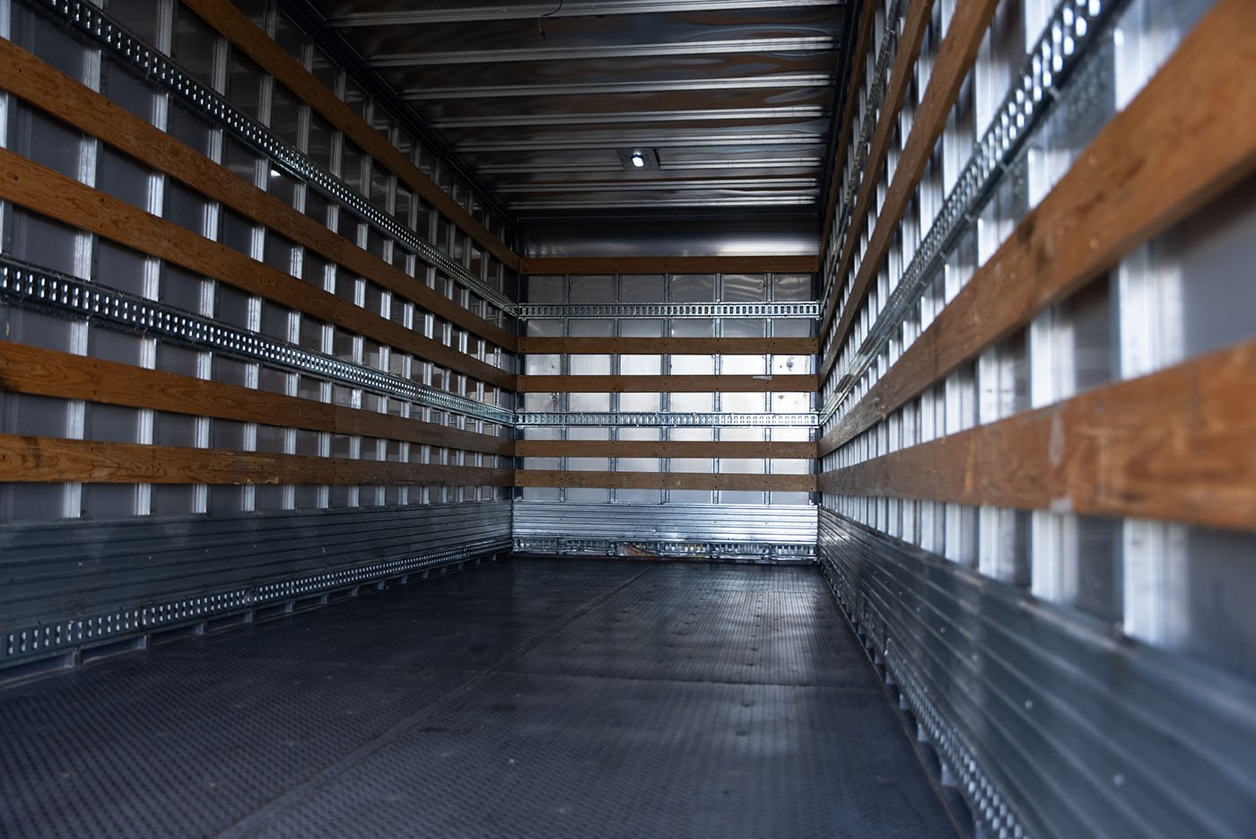 international,DURASTAR 4300 210 25.5K LOW PROFILE INCLUYE CAJA SECA CERRAD,2019