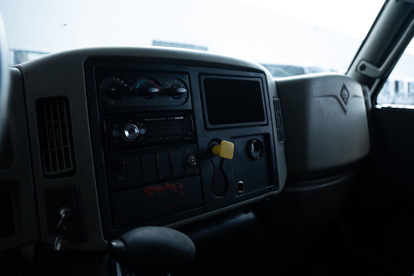 international,DURASTAR 4300 210 25.5K LOW PROFILE INCLUYE CAJA SECA CERRAD,2019