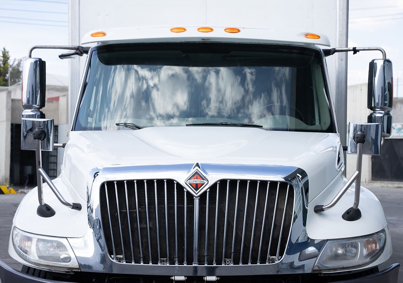 international,DURASTAR 4300 210 25.5K LOW PROFILE INCLUYE CAJA SECA CERRAD,2019