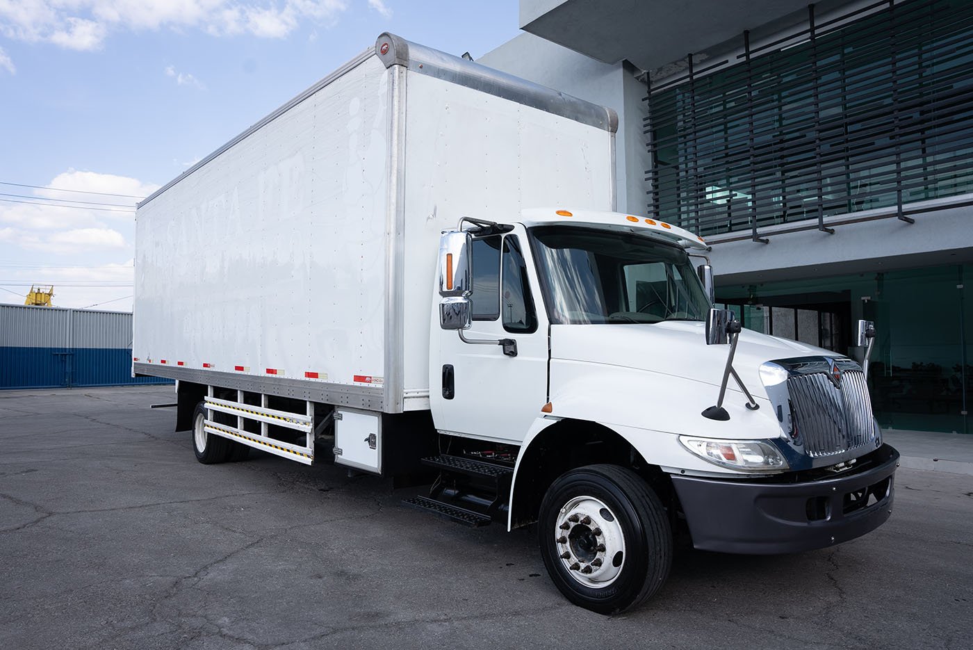 international,DURASTAR 4300 210 25.5K LOW PROFILE INCLUYE CAJA SECA CERRAD,2019
