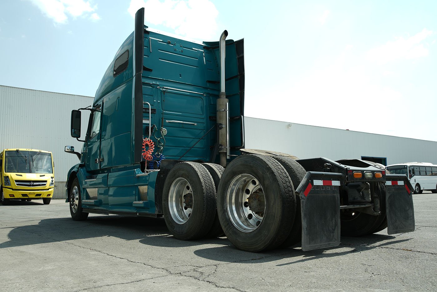 volvo,VNL 64T-670,2015