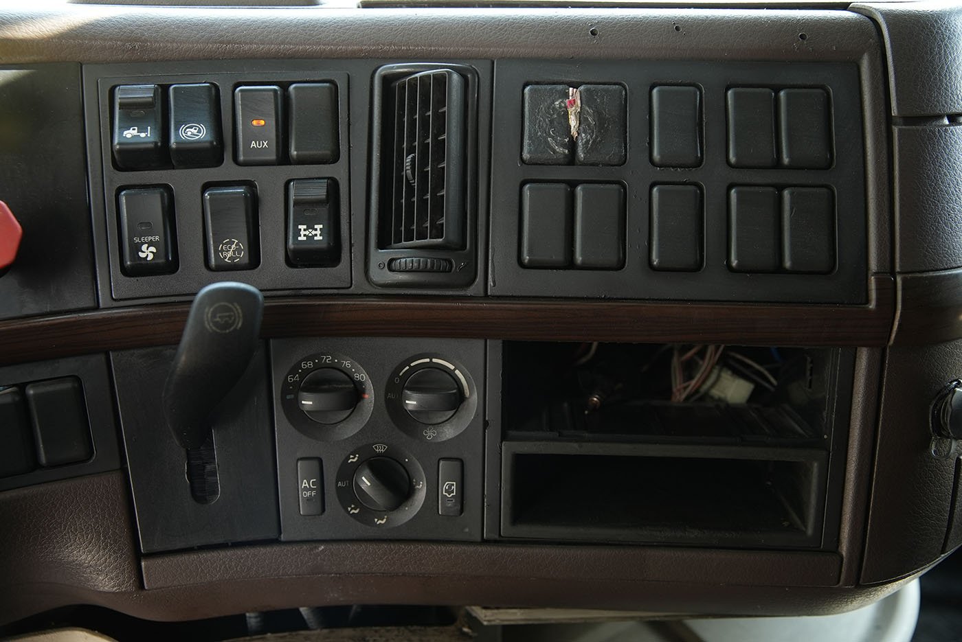 volvo,VNL 64T-670,2015