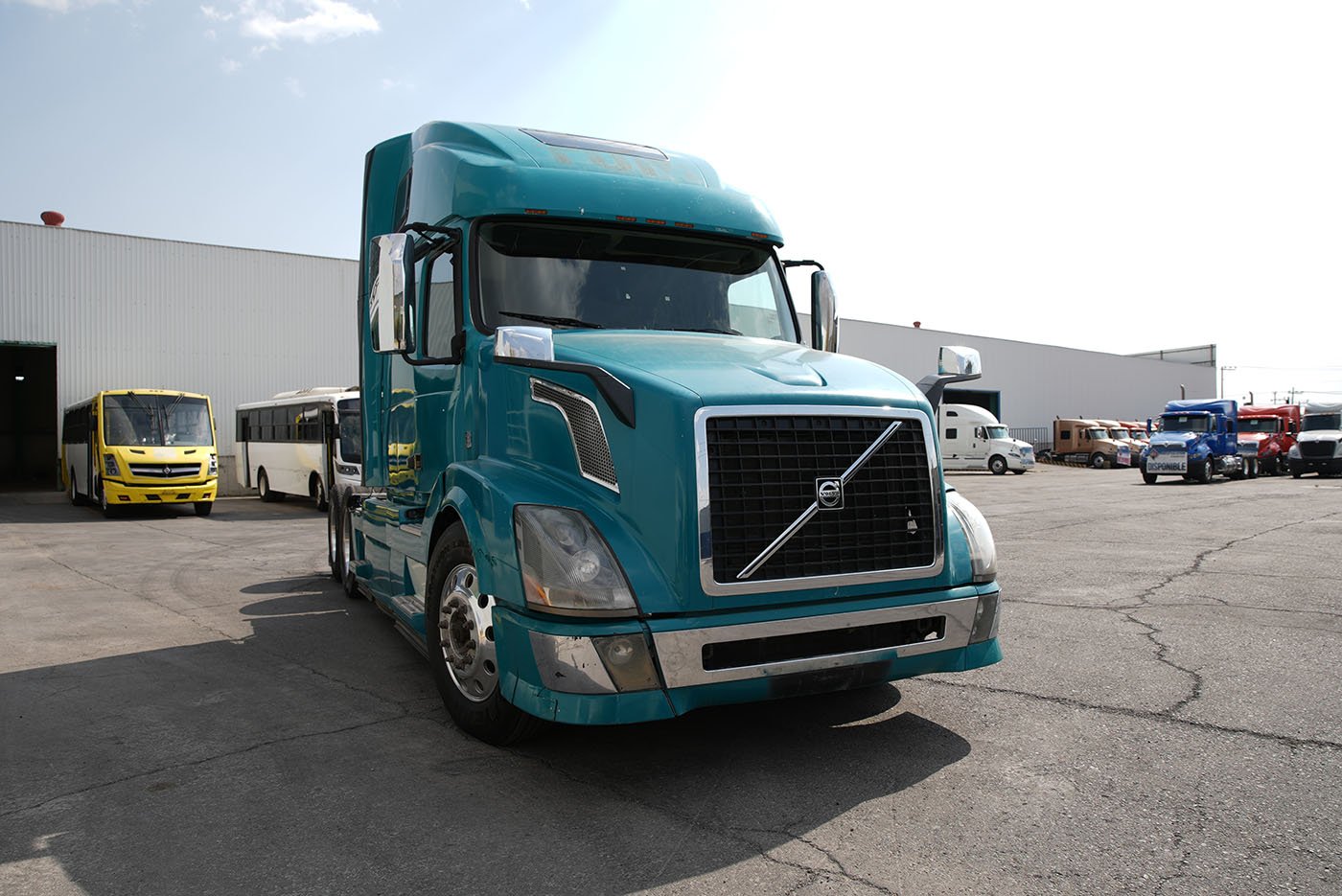 volvo,VNL 64T-670,2015