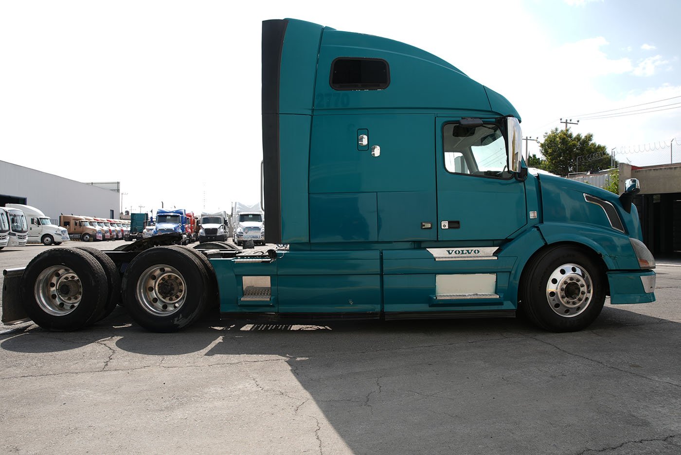volvo,VNL 64T-670,2015