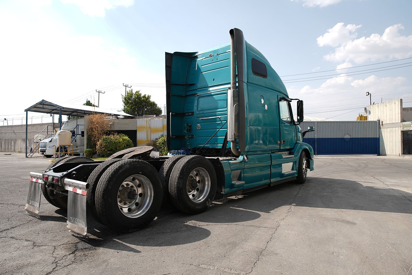volvo,VNL 64T-670,2015