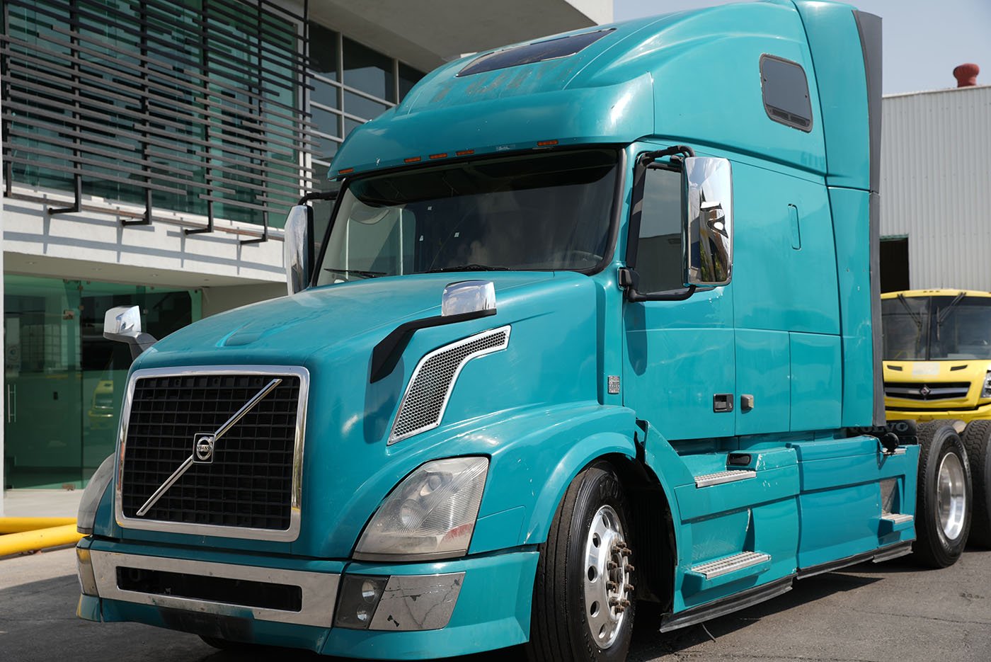 volvo,VNL 64T-670,2015