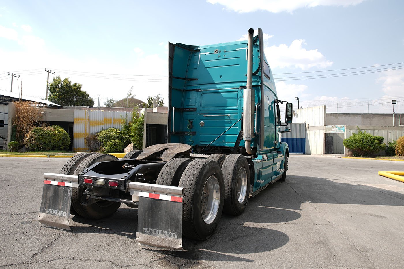 volvo,VNL 64T-670,2015