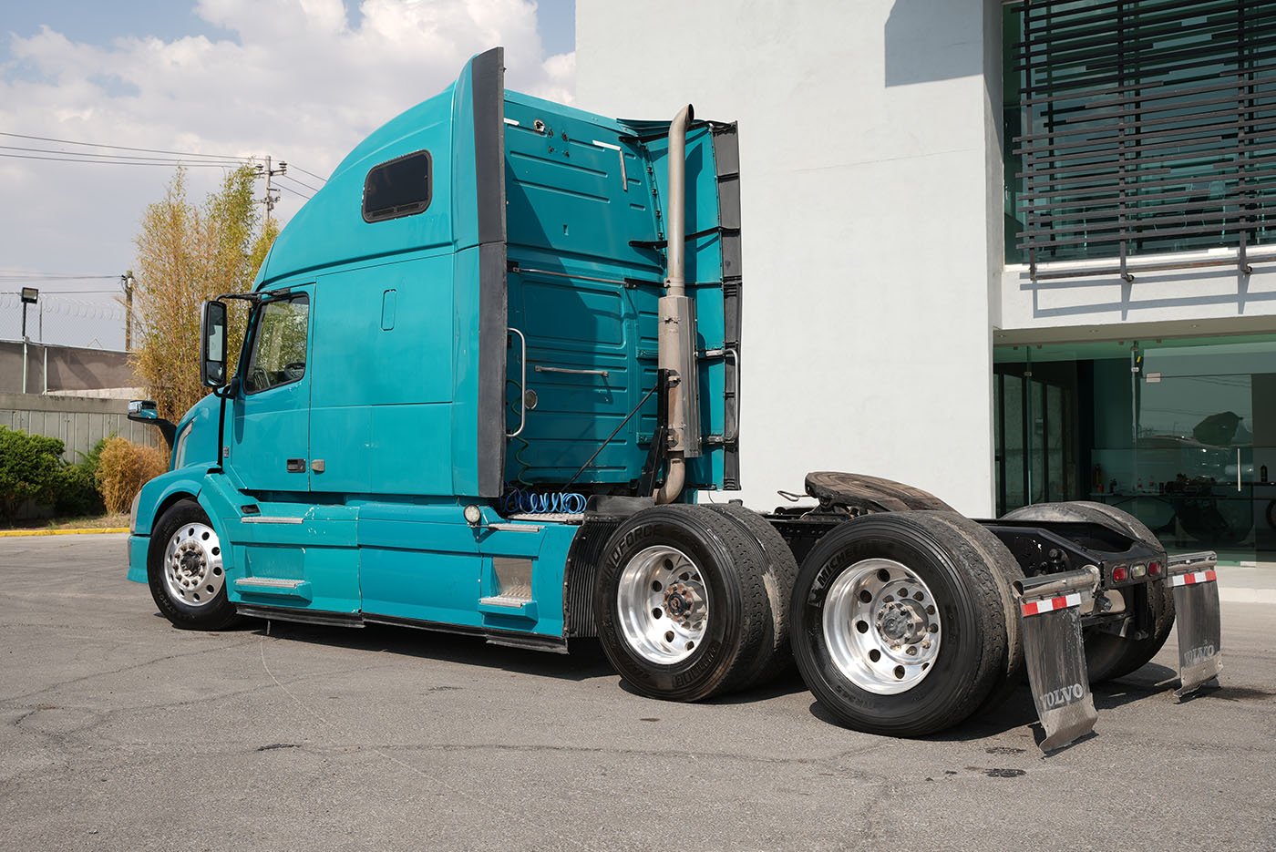 volvo,VNL 64T-670,2015